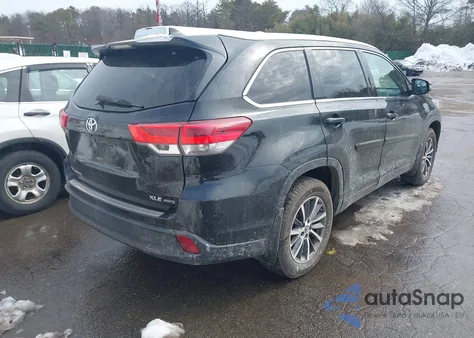 2017 Toyota Highlander Xle z USA, uszkodzony, nr VIN 5TDJZRFH2HS367521